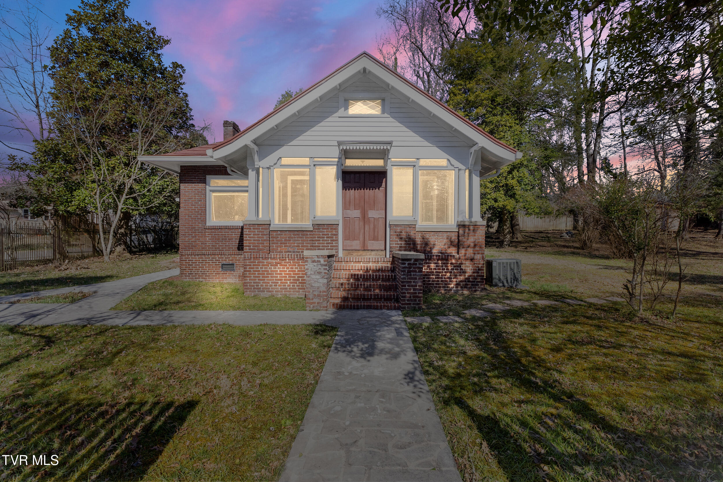 17 Wyandotte Avenue, Big Stone Gap, Virginia image 2