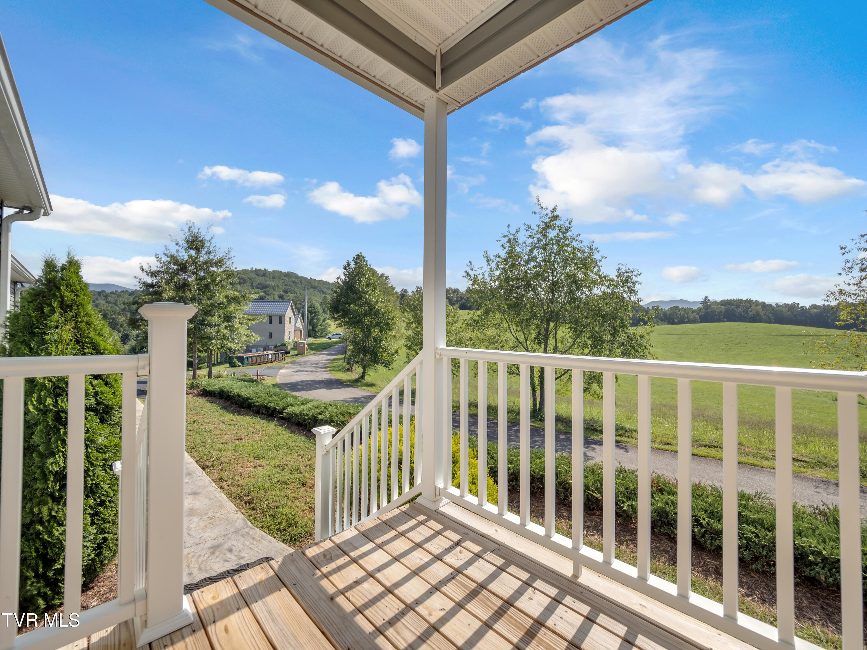 3633 Dry Hill Road, Butler, Tennessee image 17