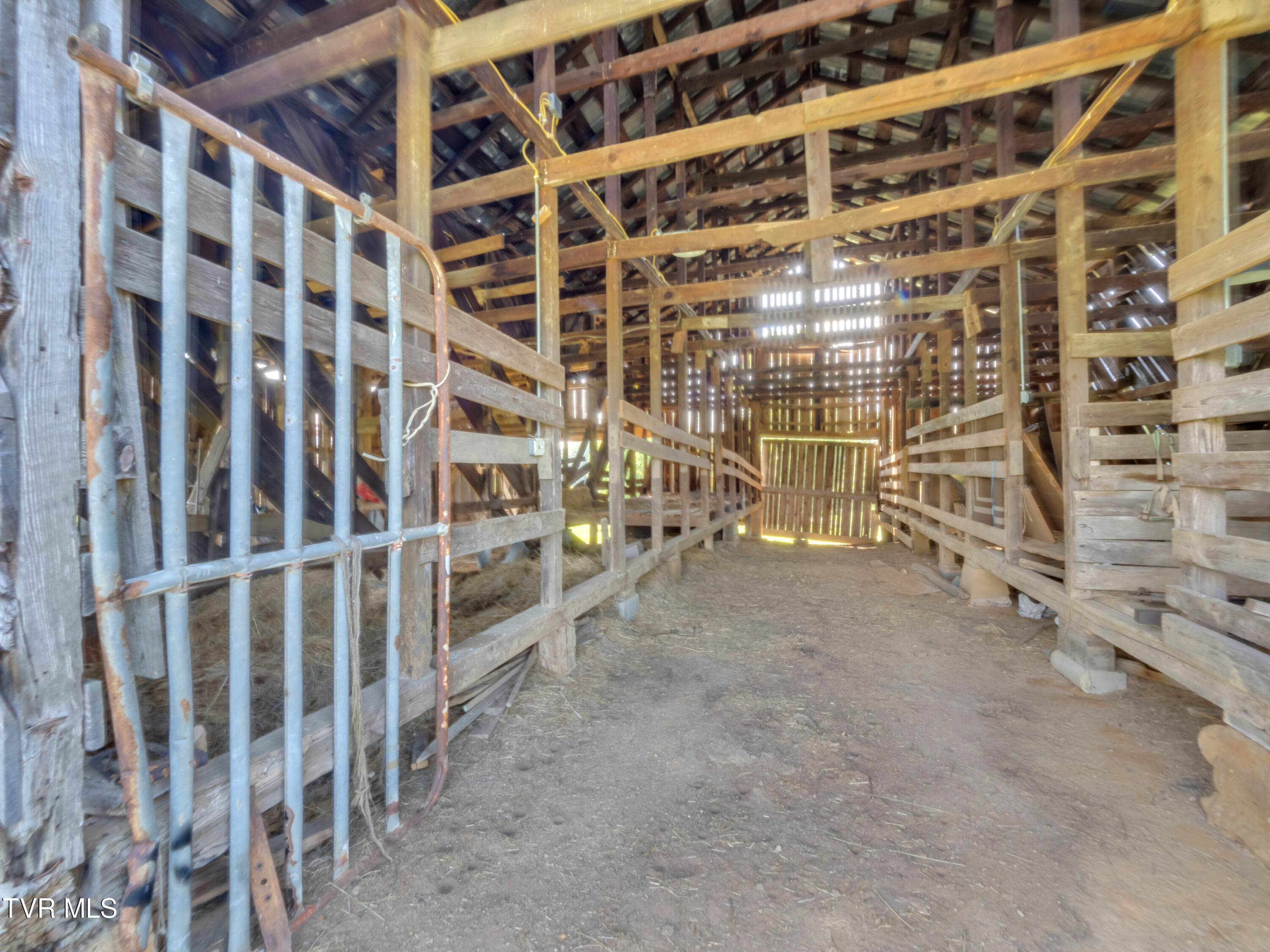 3633 Dry Hill Road, Butler, Tennessee image 14