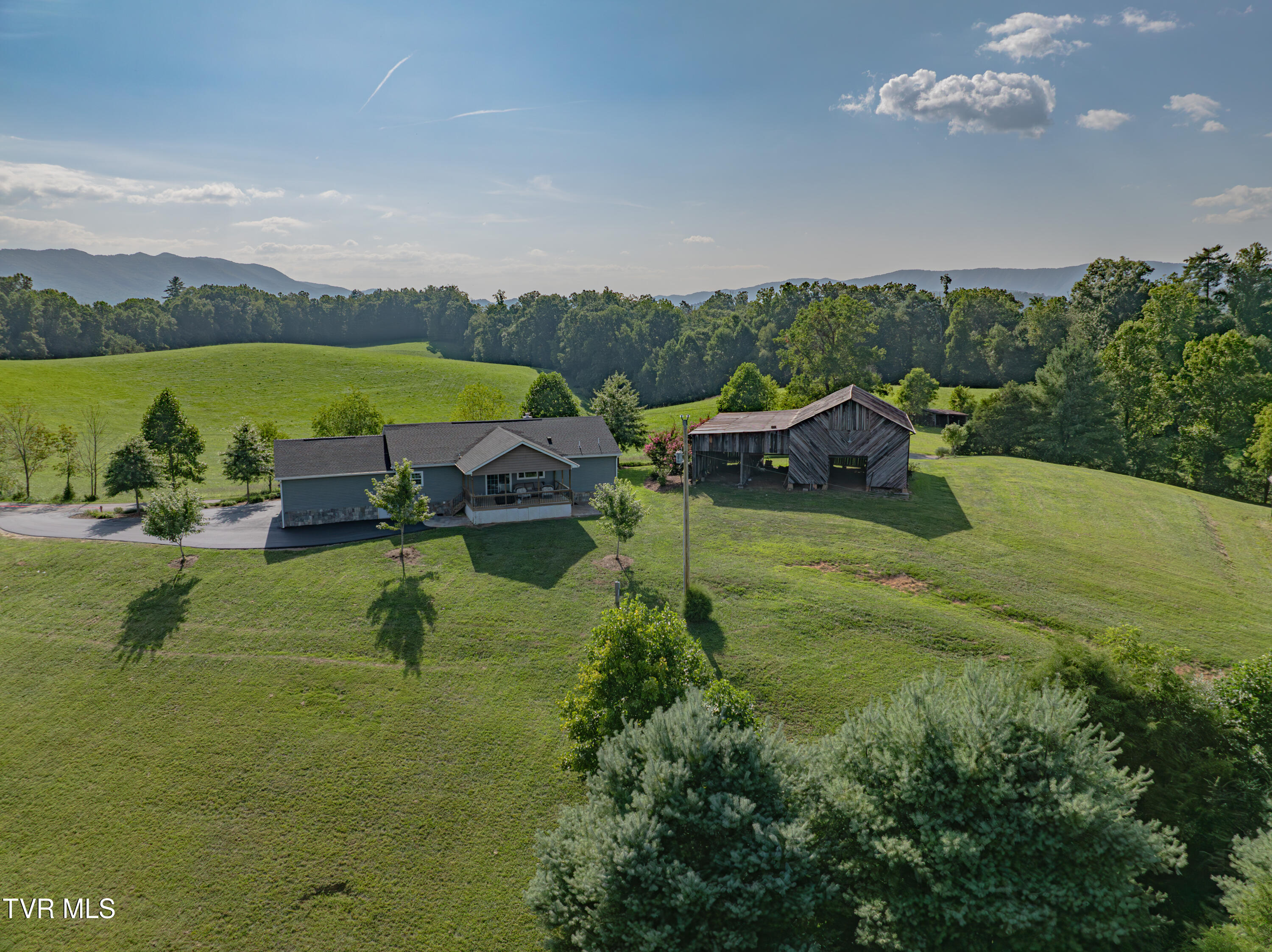 3633 Dry Hill Road, Butler, Tennessee image 9