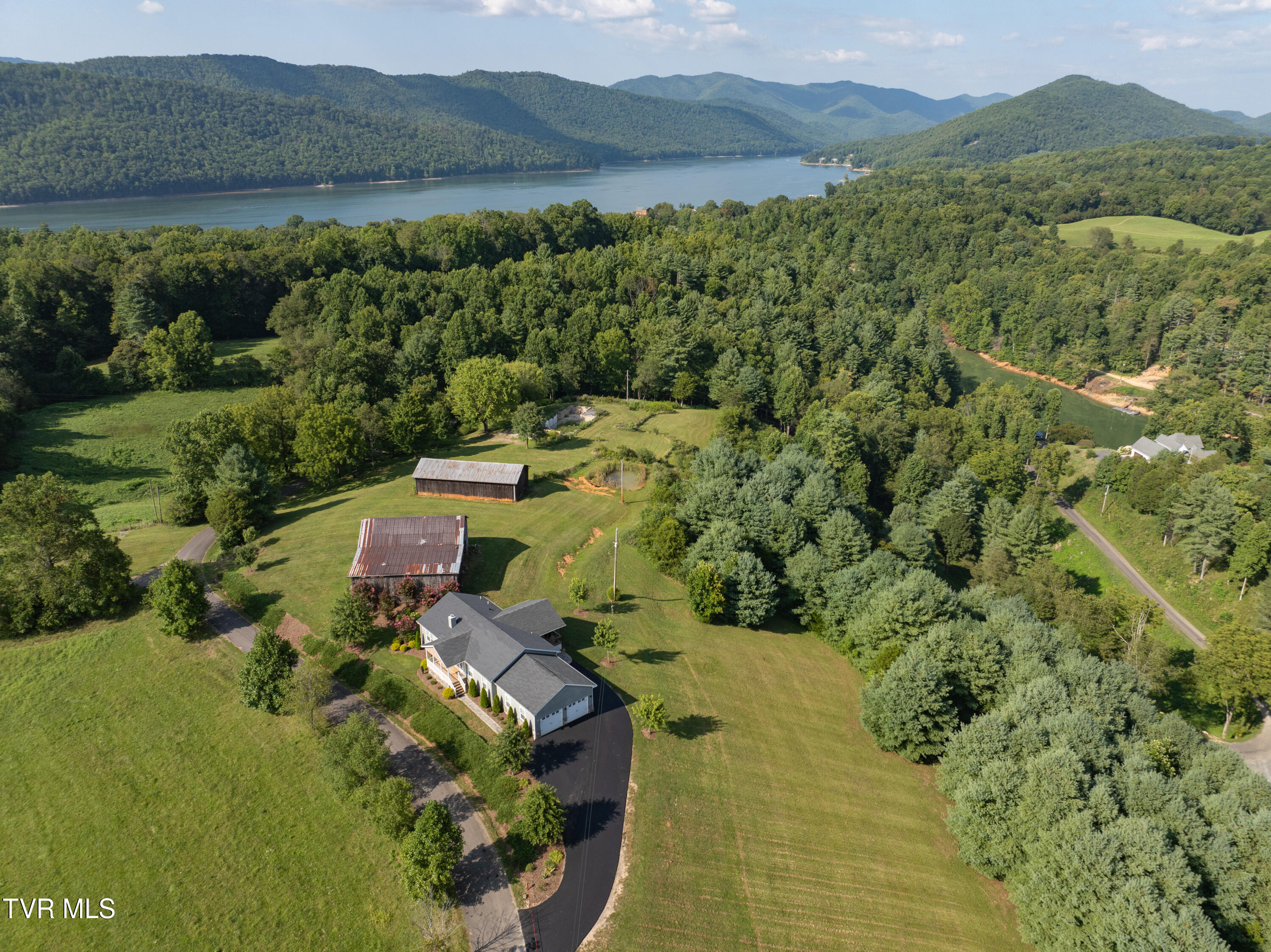 3633 Dry Hill Road, Butler, Tennessee image 2