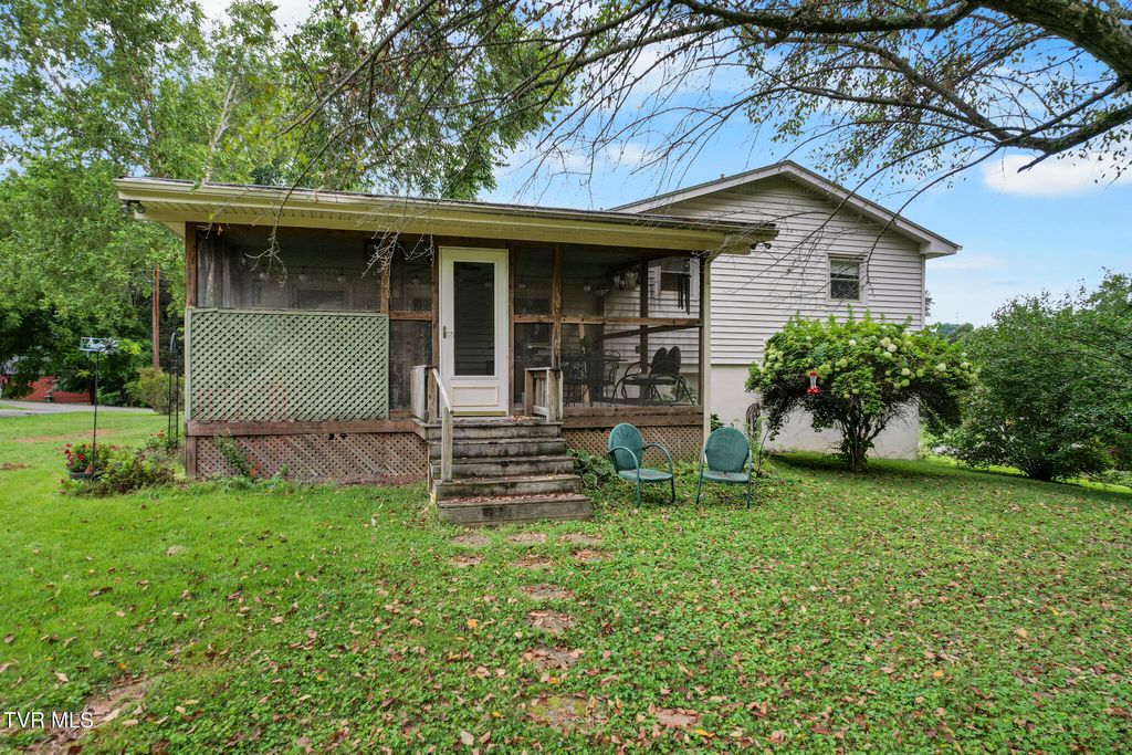 Photo of 403 Martindale Road, Bristol, TN 37620 (MLS # 9984959)