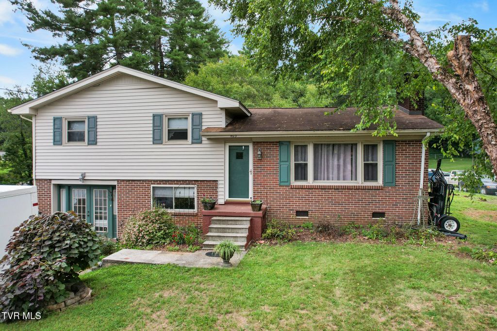 Photo of 403 Martindale Road, Bristol, TN 37620 (MLS # 9984959)