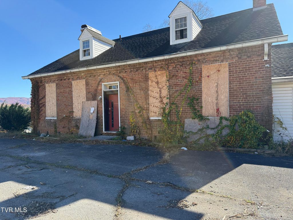 Photo of 2812 Mckinley Road, Johnson City, TN 37604 (MLS # 9988145)