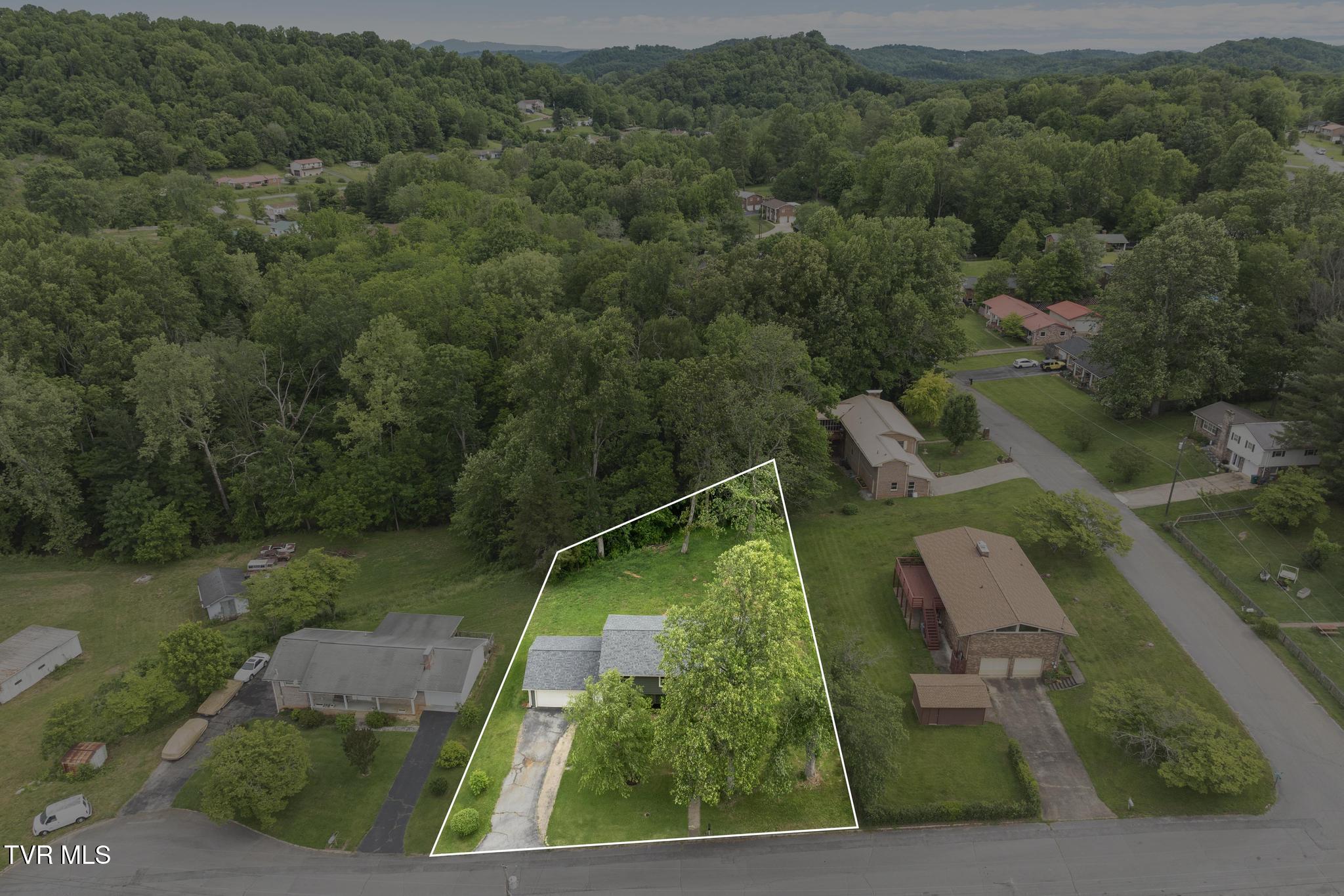 405 Castaway Drive, Kingsport, Tennessee image 8