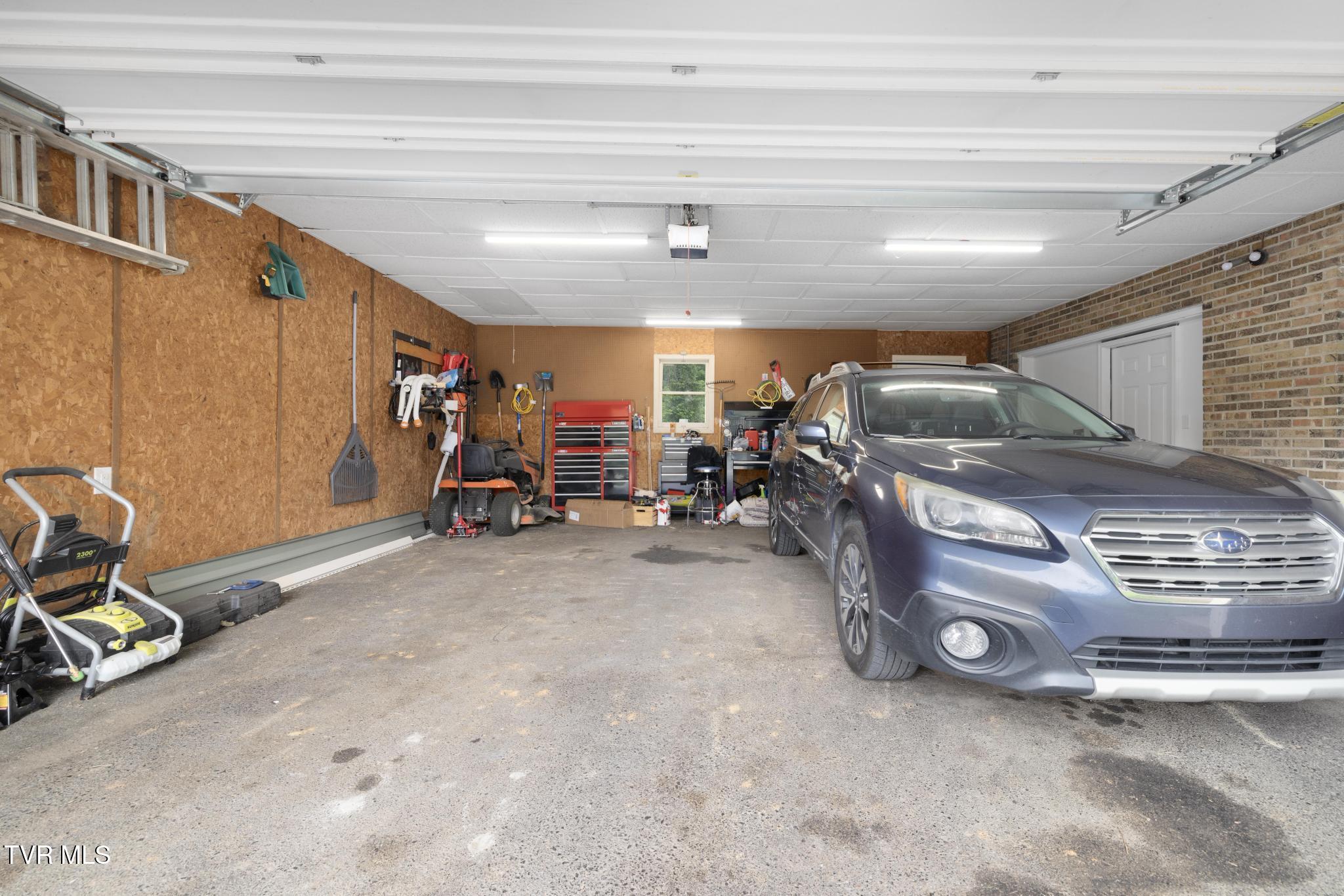 405 Castaway Drive, Kingsport, Tennessee image 33