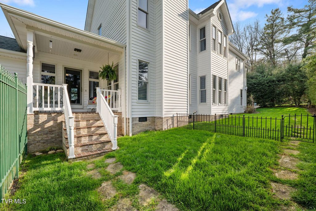 Photo of 315 Church Street, Abingdon, VA 24210 (MLS # 9993239)