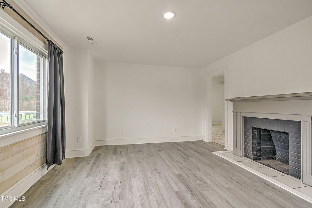 Photo of 103 Earl Mckinney Road, Elizabethton, TN 37643 (MLS # 9988495)