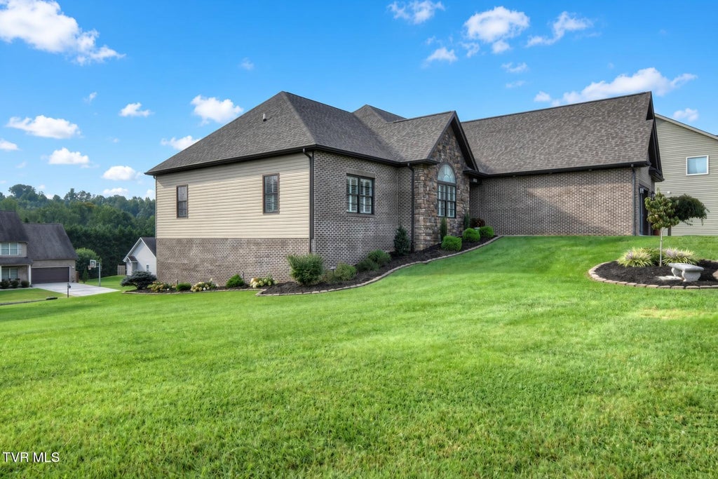 Photo of 2011 Carson Way, Piney Flats, TN 37686 (MLS # 10000163)