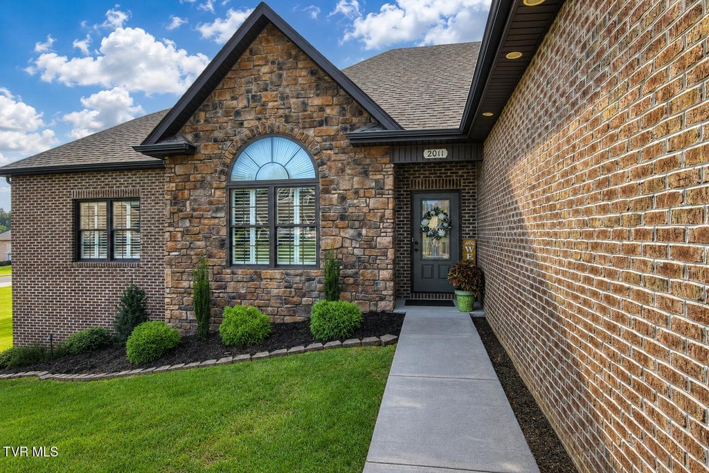 Photo of 2011 Carson Way, Piney Flats, TN 37686 (MLS # 10000163)