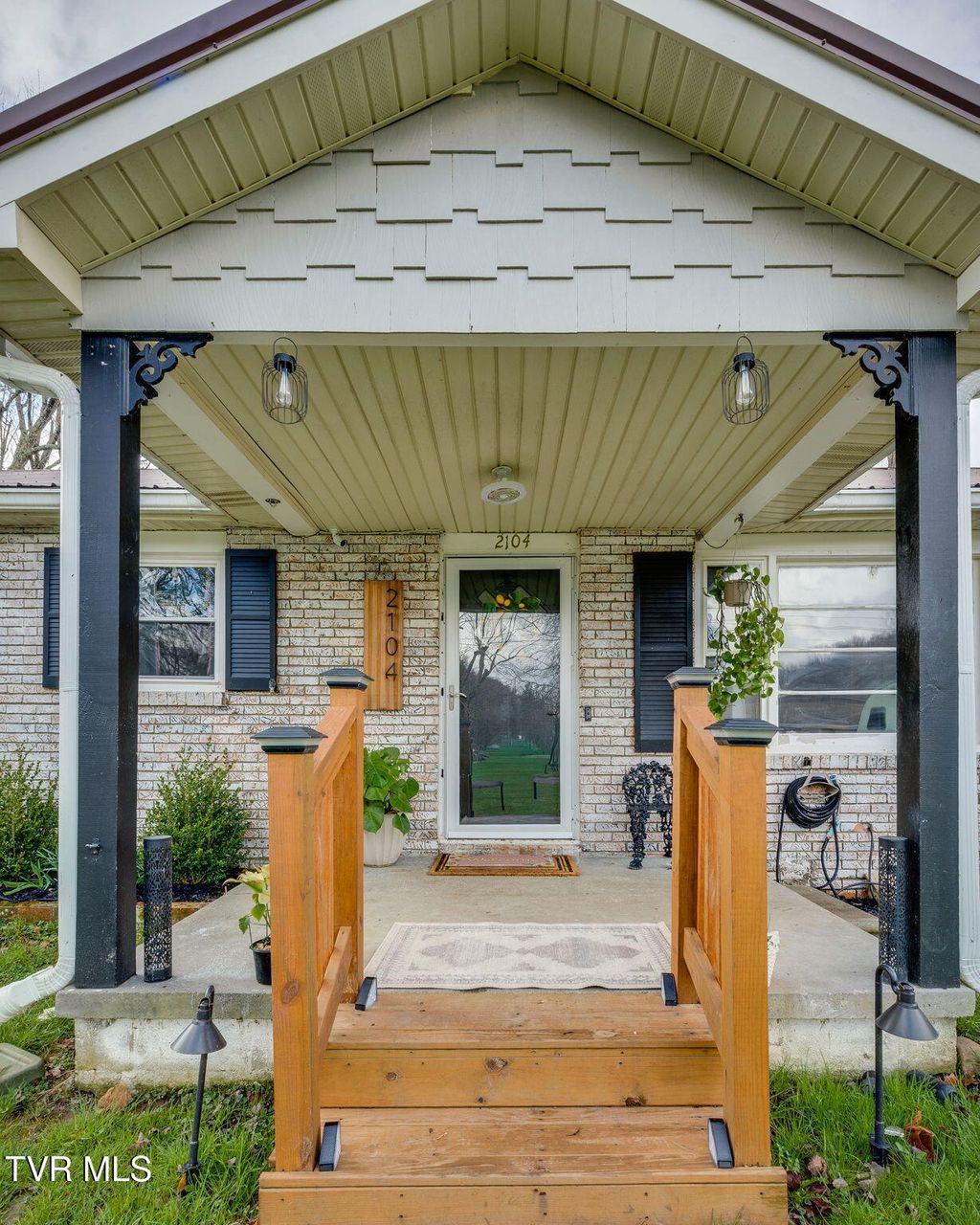 Photo of 2104 Miller Lane, Johnson City, TN 37604 (MLS # 9992515)