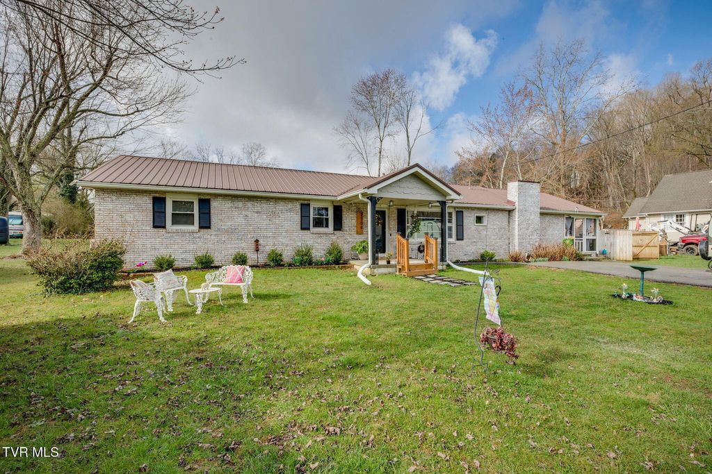 Photo of 2104 Miller Lane, Johnson City, TN 37604 (MLS # 9992515)
