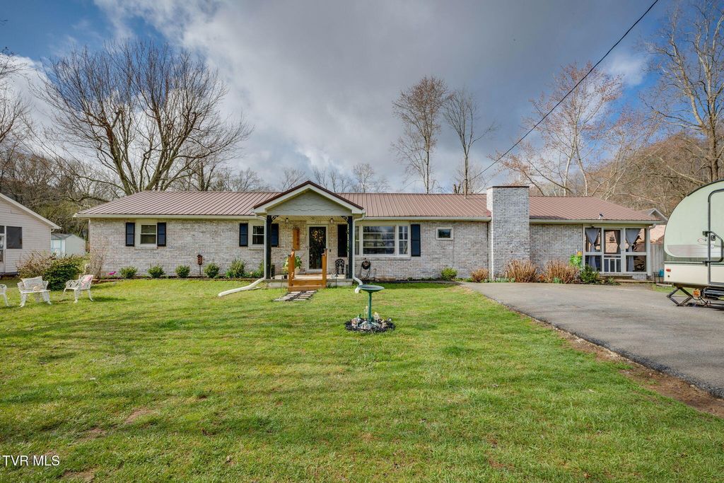 Photo of 2104 Miller Lane, Johnson City, TN 37604 (MLS # 9992515)