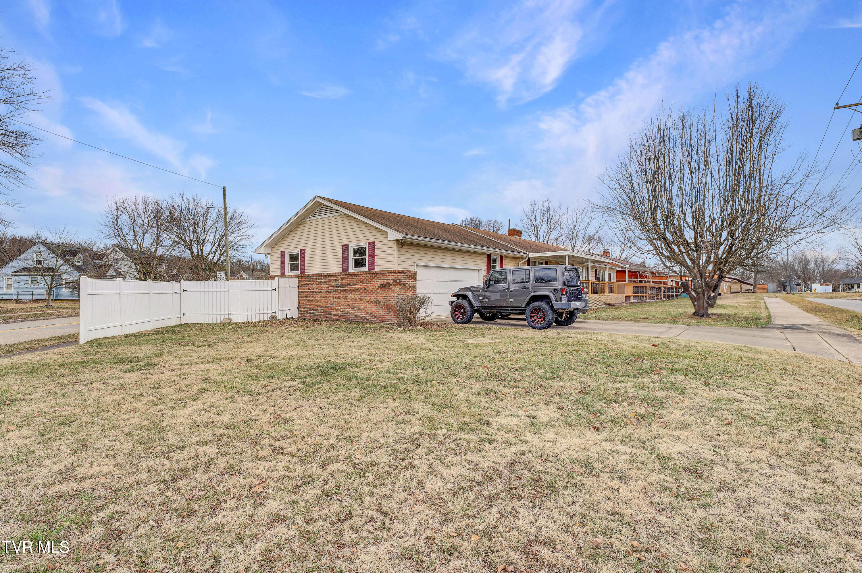 Kingsport, Tennessee 37664, United States, 3 Bedrooms Bedrooms, ,2 BathroomsBathrooms,Residential,Pending,8719