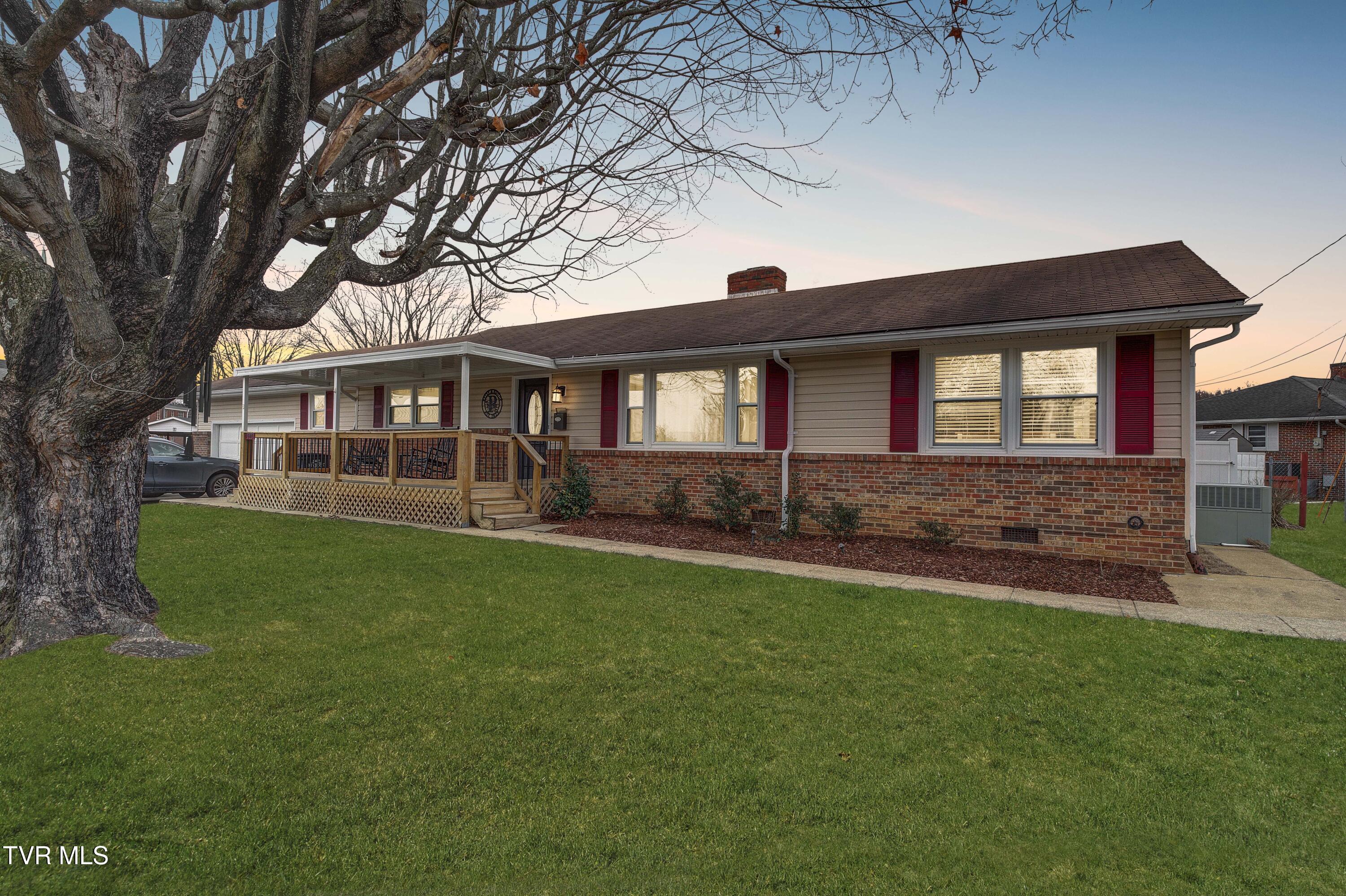 Kingsport, Tennessee 37664, United States, 3 Bedrooms Bedrooms, ,2 BathroomsBathrooms,Residential,Pending,8719