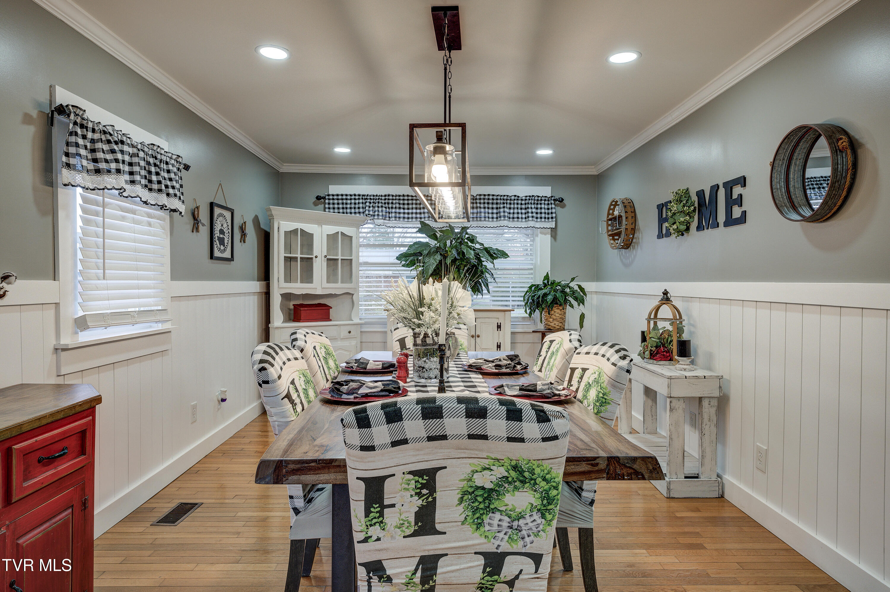 Kingsport, Tennessee 37664, United States, 3 Bedrooms Bedrooms, ,2 BathroomsBathrooms,Residential,Pending,8719