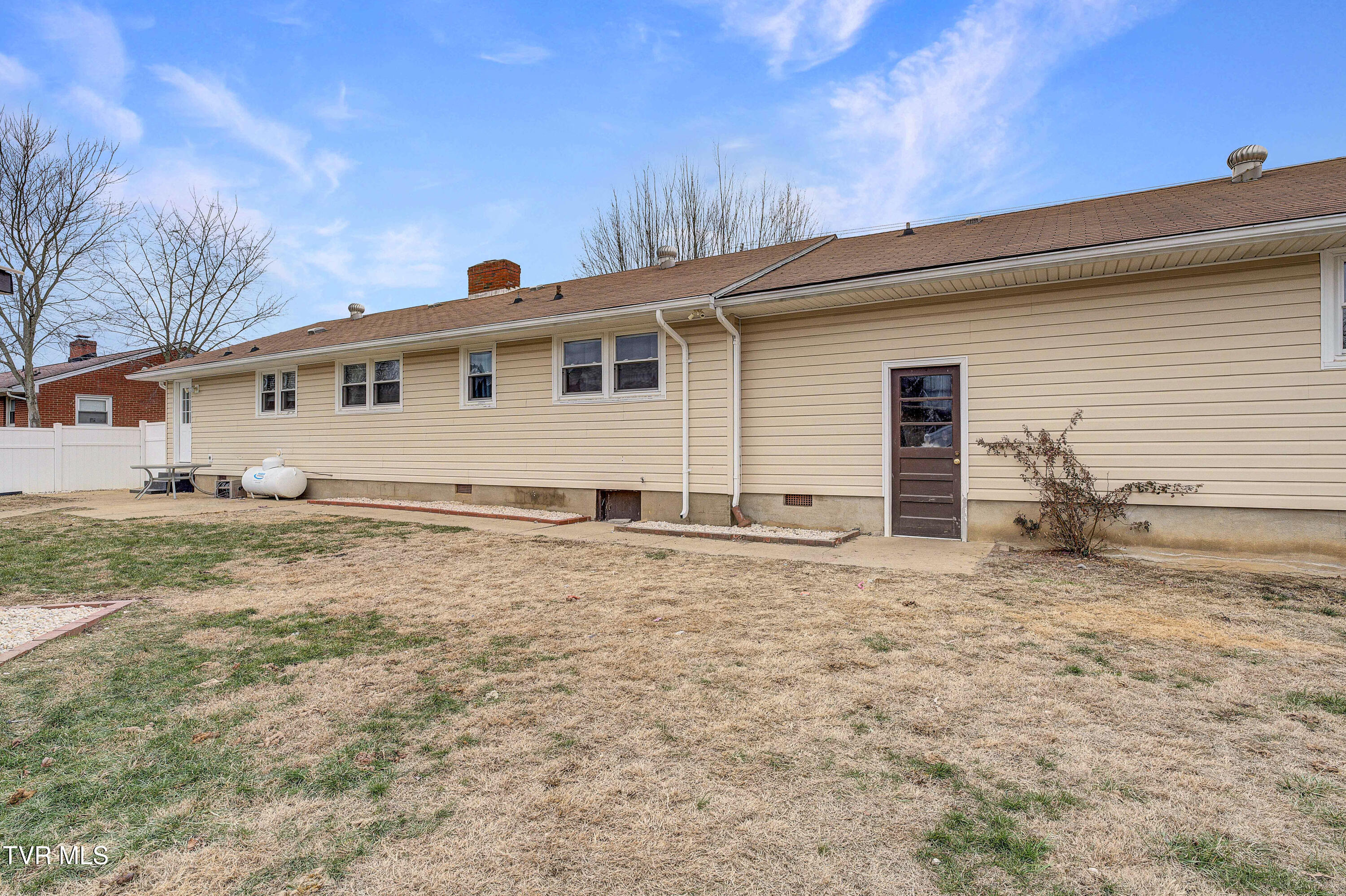 Kingsport, Tennessee 37664, United States, 3 Bedrooms Bedrooms, ,2 BathroomsBathrooms,Residential,Pending,8719