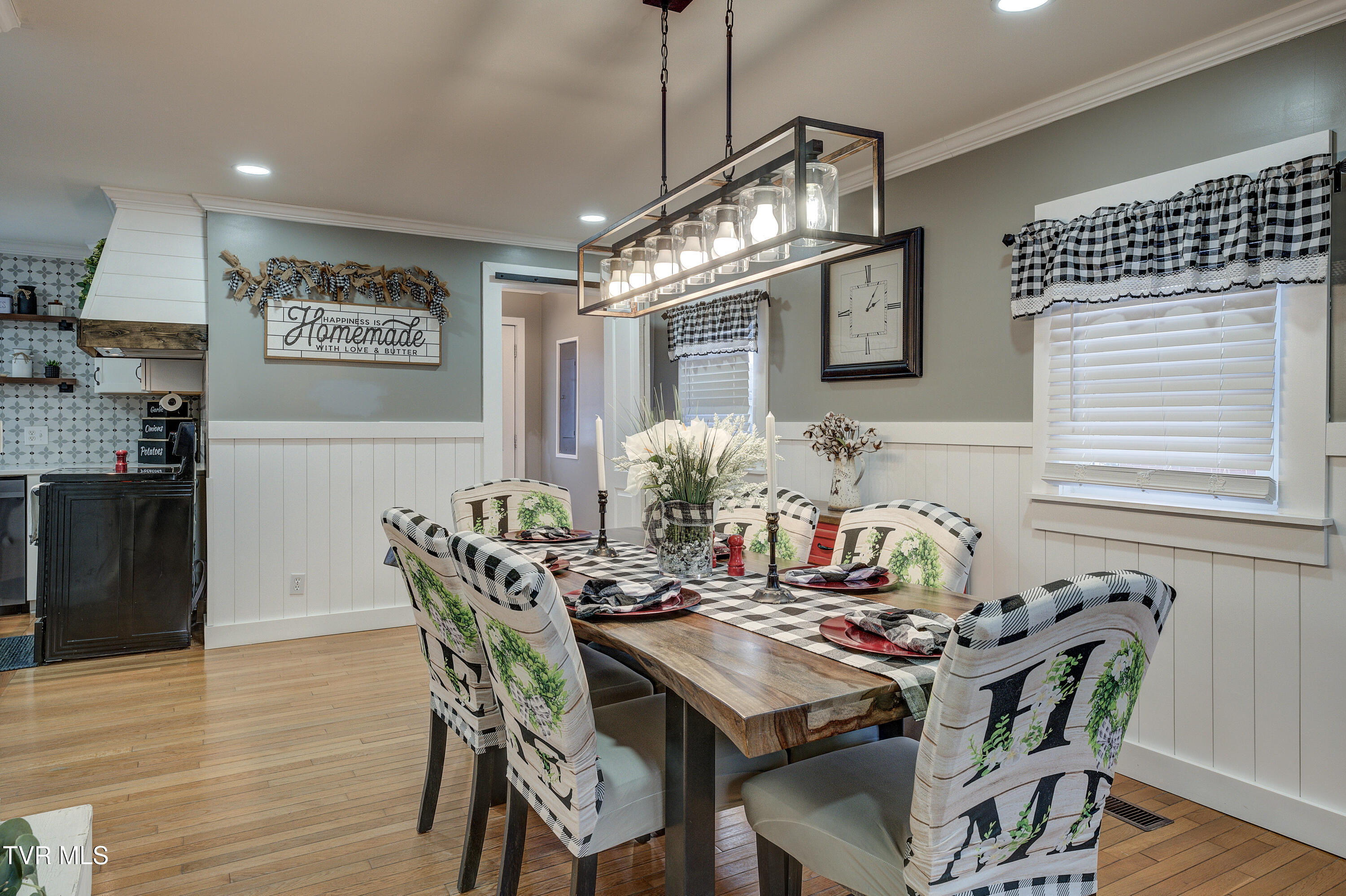 Kingsport, Tennessee 37664, United States, 3 Bedrooms Bedrooms, ,2 BathroomsBathrooms,Residential,Pending,8719