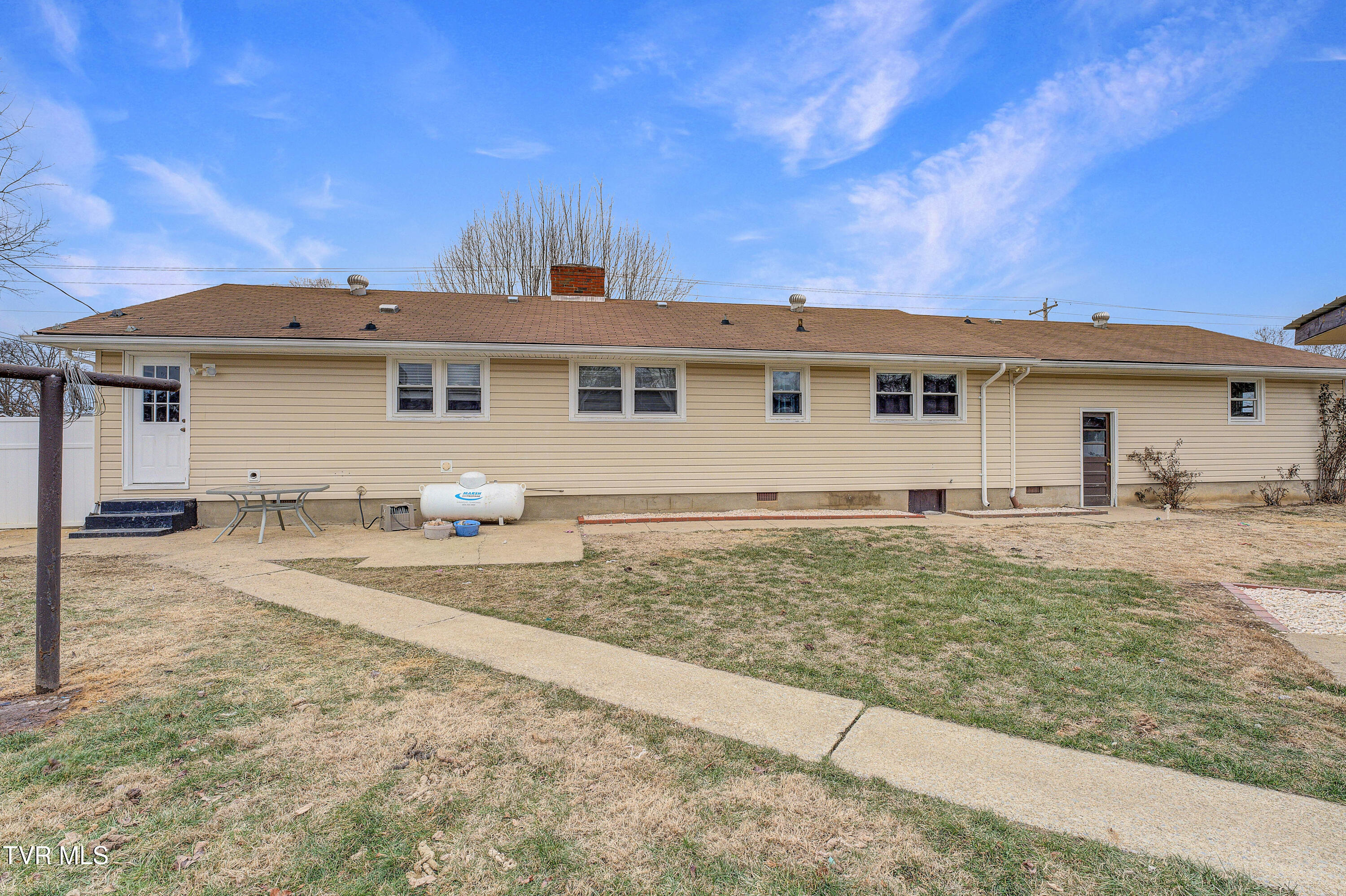 Kingsport, Tennessee 37664, United States, 3 Bedrooms Bedrooms, ,2 BathroomsBathrooms,Residential,Pending,8719