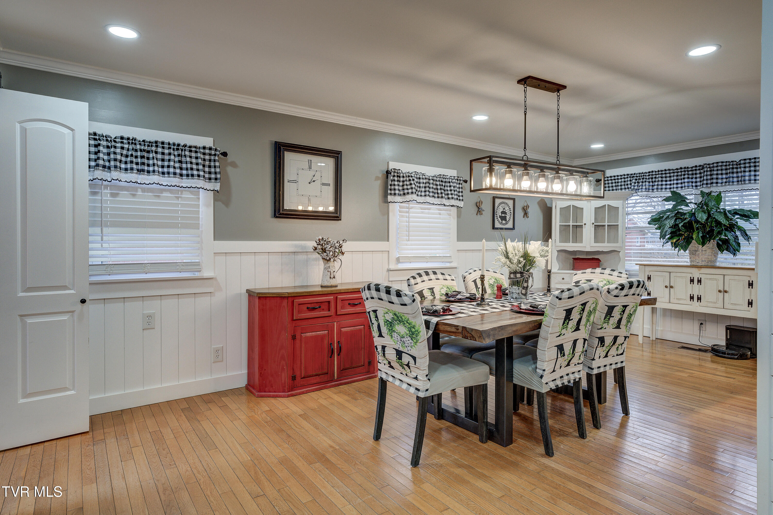 Kingsport, Tennessee 37664, United States, 3 Bedrooms Bedrooms, ,2 BathroomsBathrooms,Residential,Pending,8719