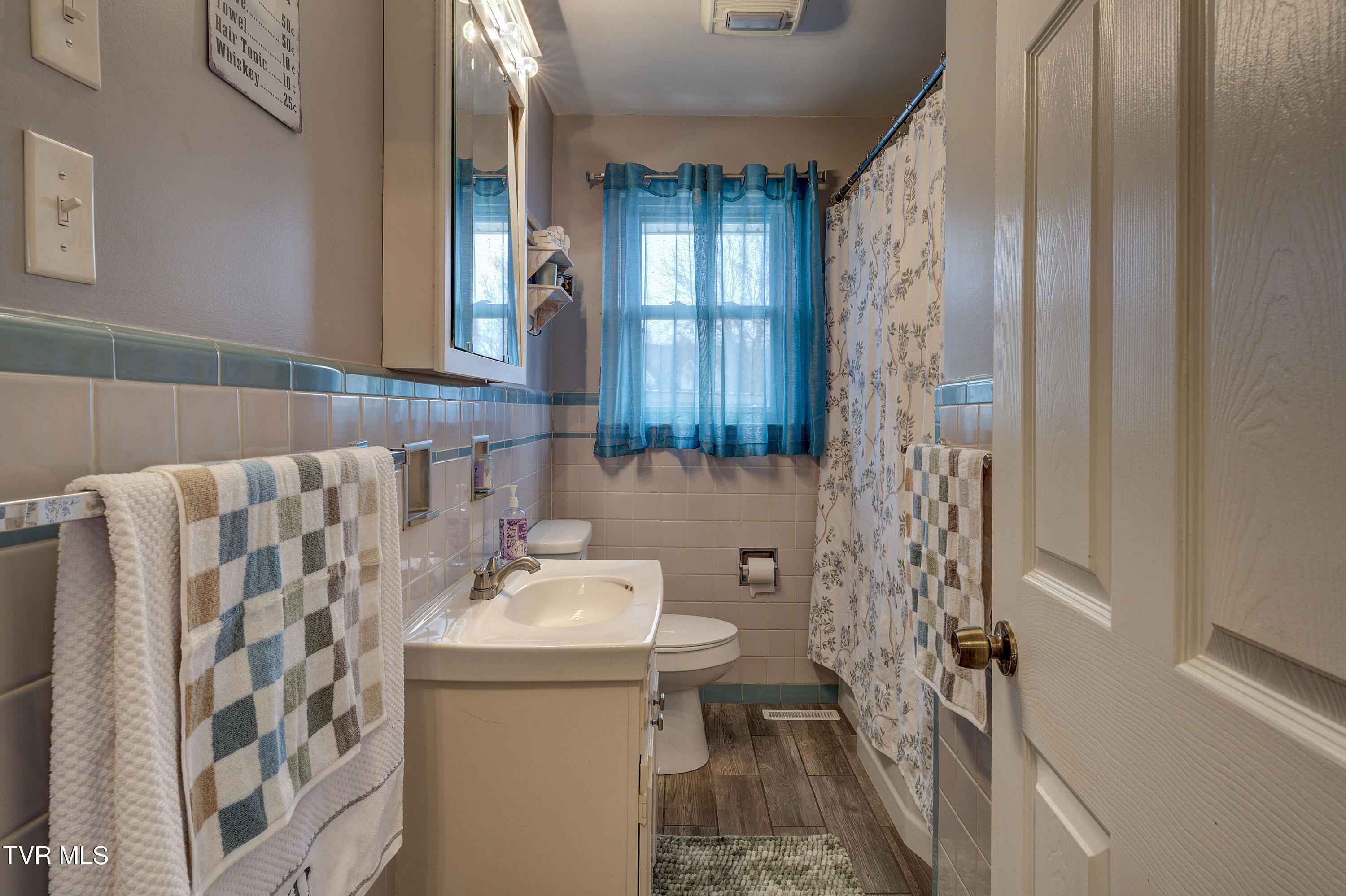 Kingsport, Tennessee 37664, United States, 3 Bedrooms Bedrooms, ,2 BathroomsBathrooms,Residential,Pending,8719