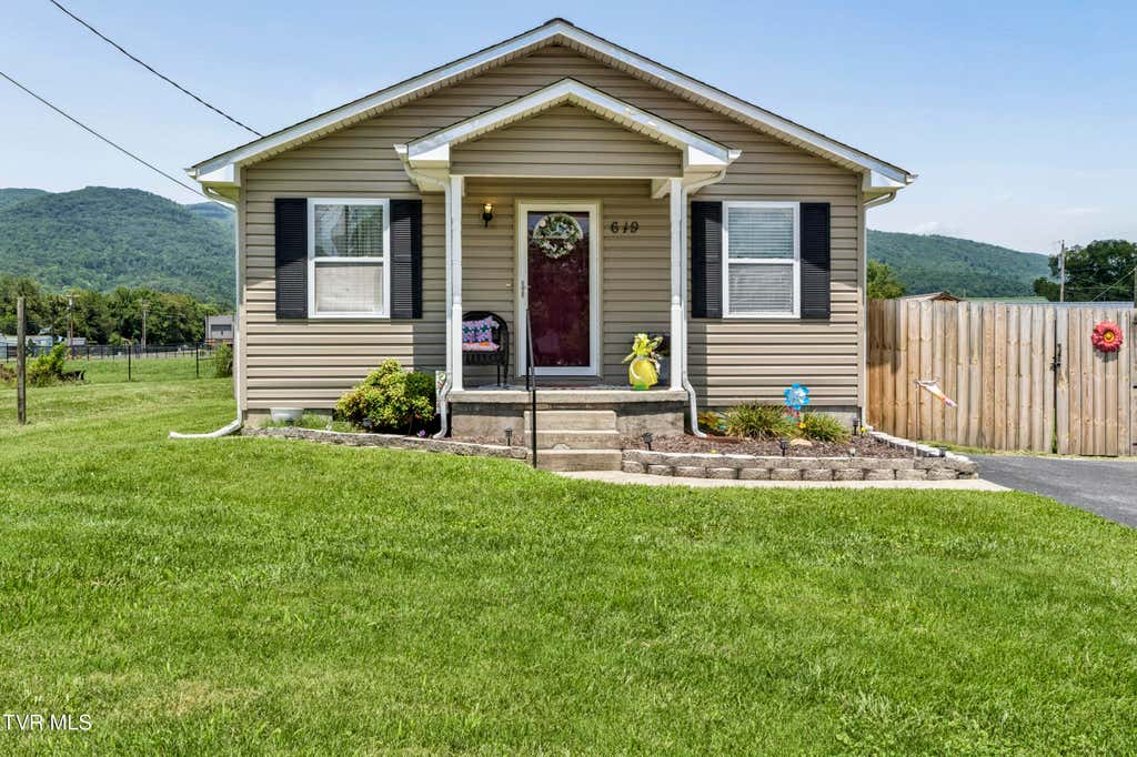 Photo of 649 Highway 91, Elizabethton, TN 37643 (MLS # 9998366)