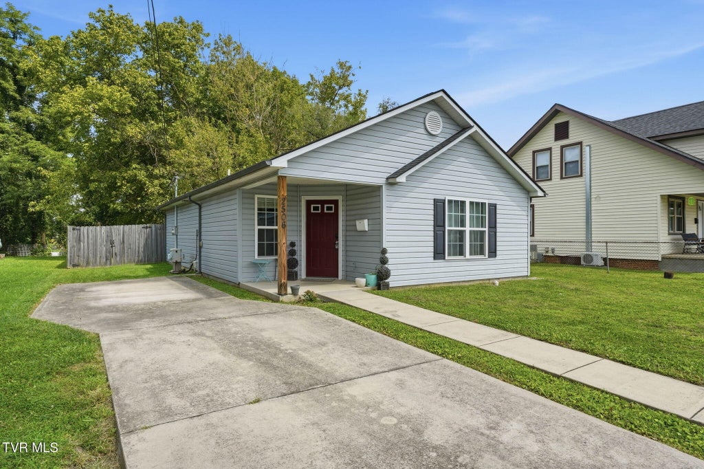 Photo of 2506 Overlook Road, Kingsport, TN 37664 (MLS # 10000439)