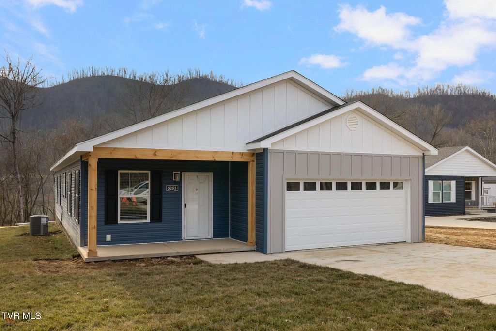 Photo of 3253 Avoca Road, Bristol, TN 37620 (MLS # 9990185)