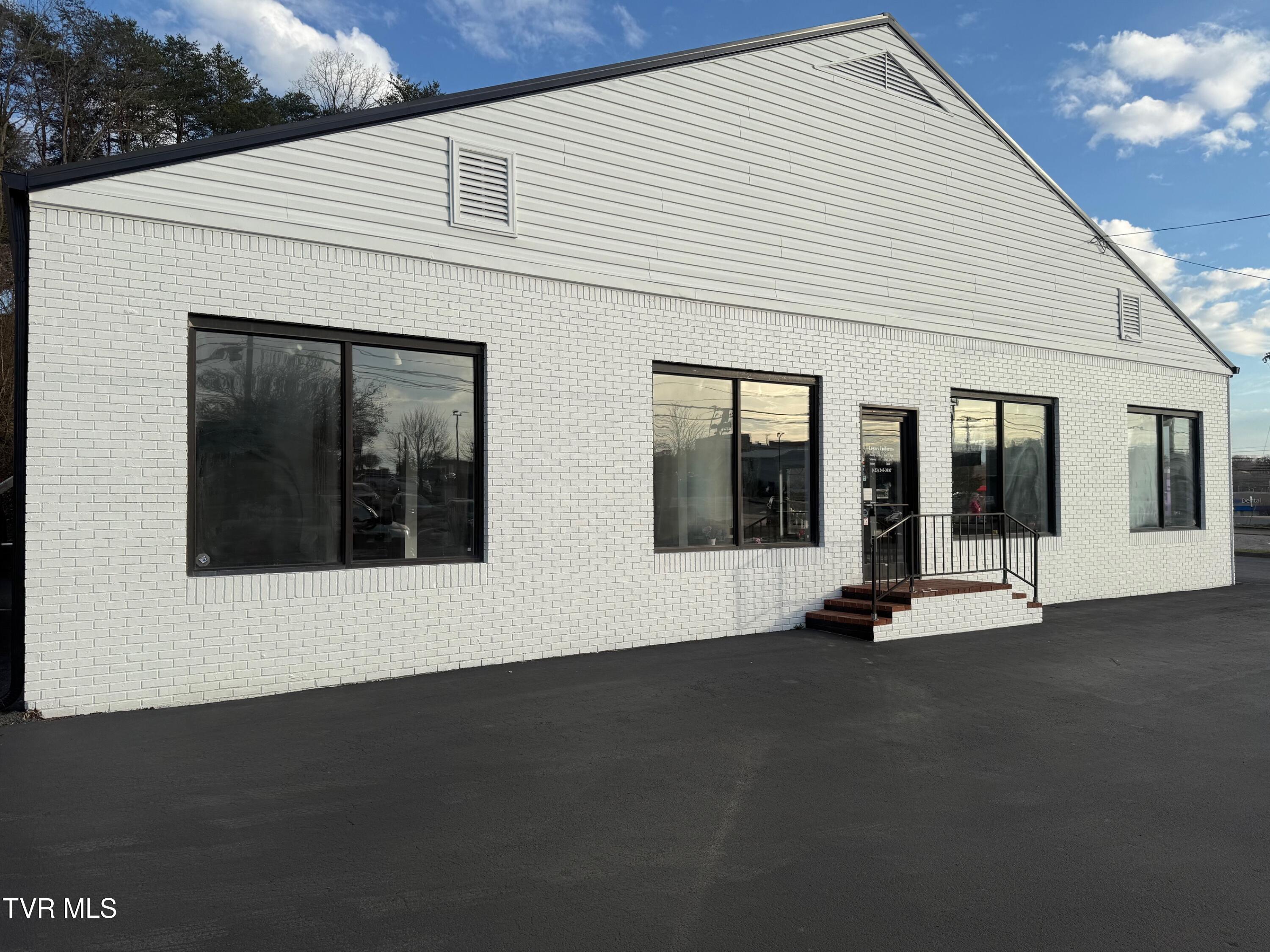 1904 Brookside Drive