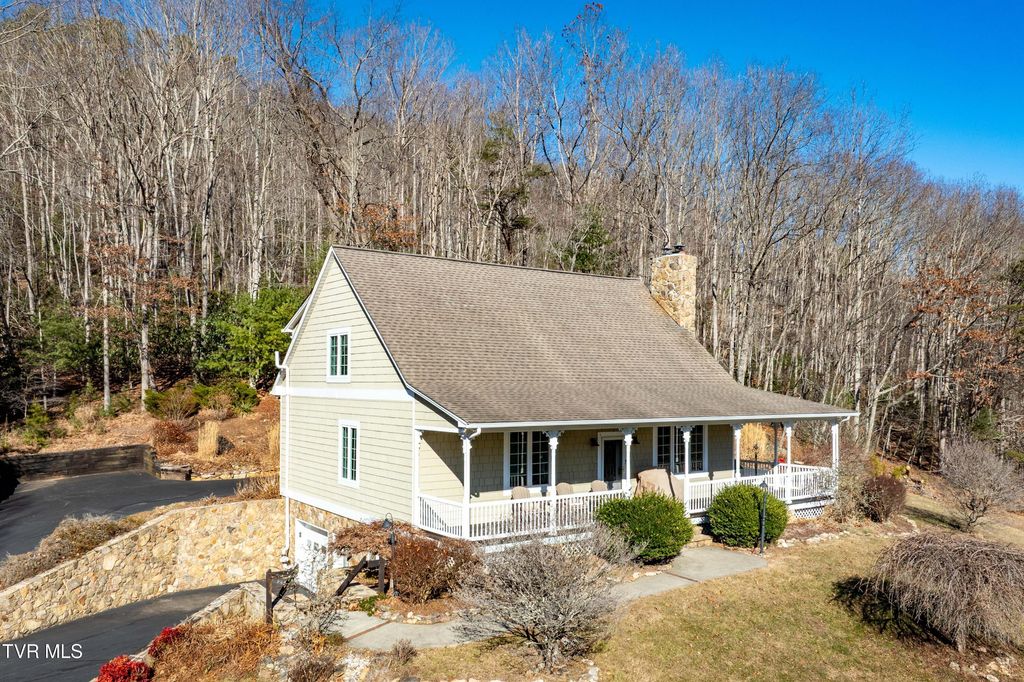 Photo of 718 Copperhead Hollow Road, Mountain City, TN 37683 (MLS # 9989588)