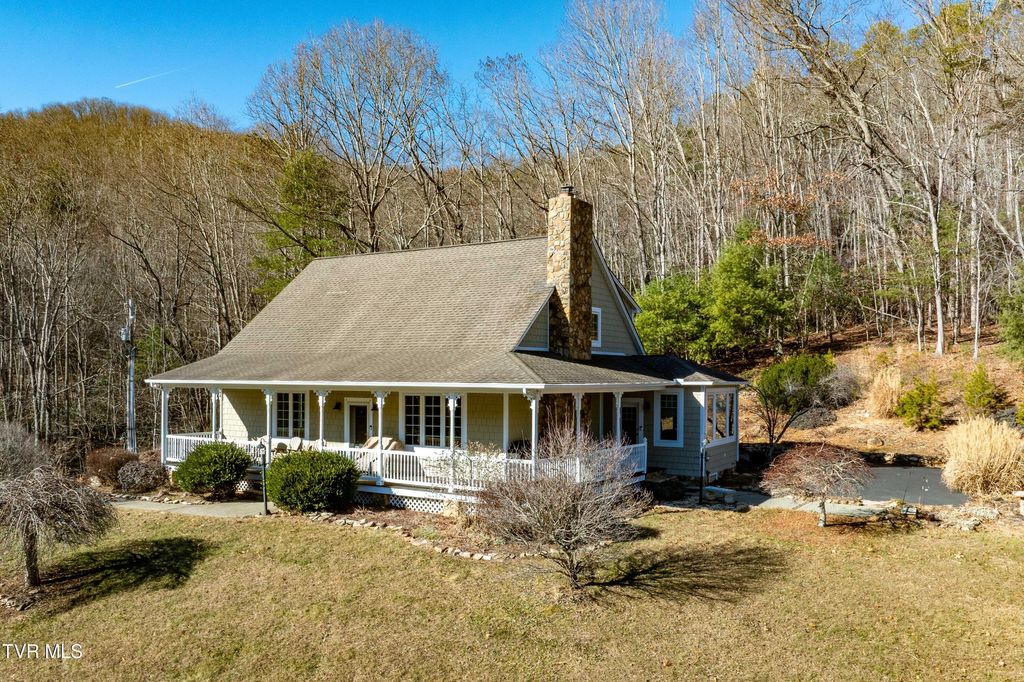 Photo of 718 Copperhead Hollow Road, Mountain City, TN 37683 (MLS # 9989588)
