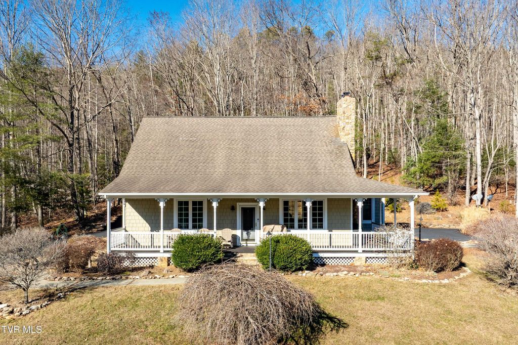 Photo of 718 Copperhead Hollow Road, Mountain City, TN 37683 (MLS # 9989588)