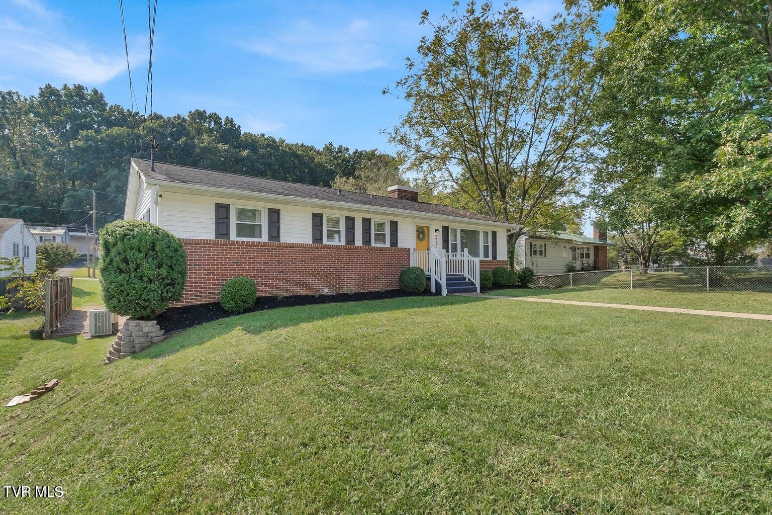 2216 Westfield Street, Bristol, Virginia image 4