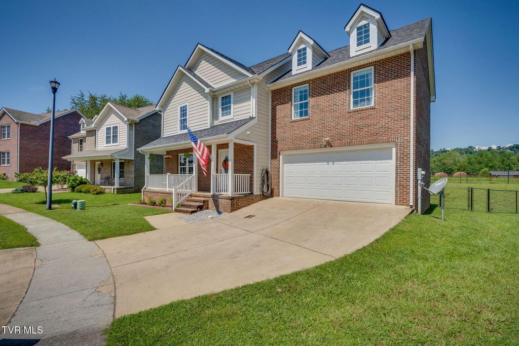 Photo of 4029 Sailmakers Whip Court, Kingsport, TN 37664 (MLS # 9984354)