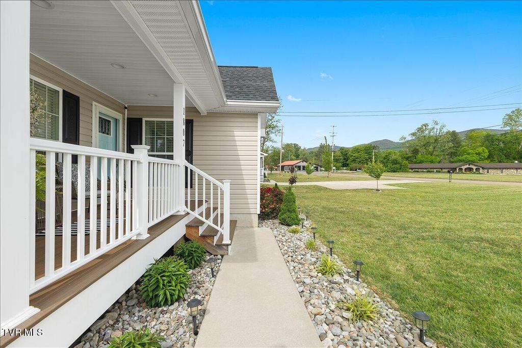Photo of 1807 Highway 91, Elizabethton, TN 37643 (MLS # 9994975)
