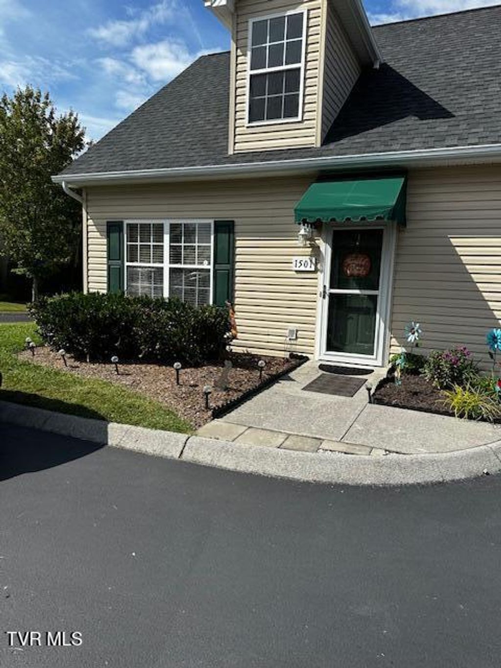 Photo of 1501 Kensington Place #1501, Johnson City, TN 37615 (MLS # 9985979)