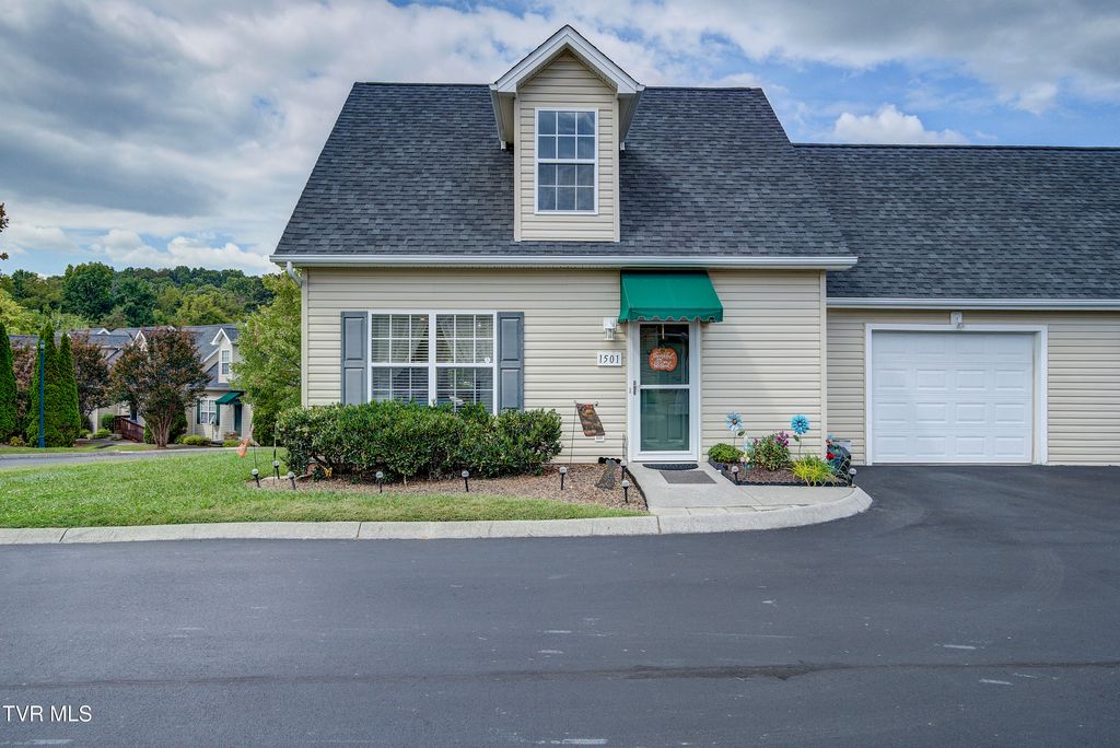 Photo of 1501 Kensington Place #1501, Johnson City, TN 37615 (MLS # 9985979)