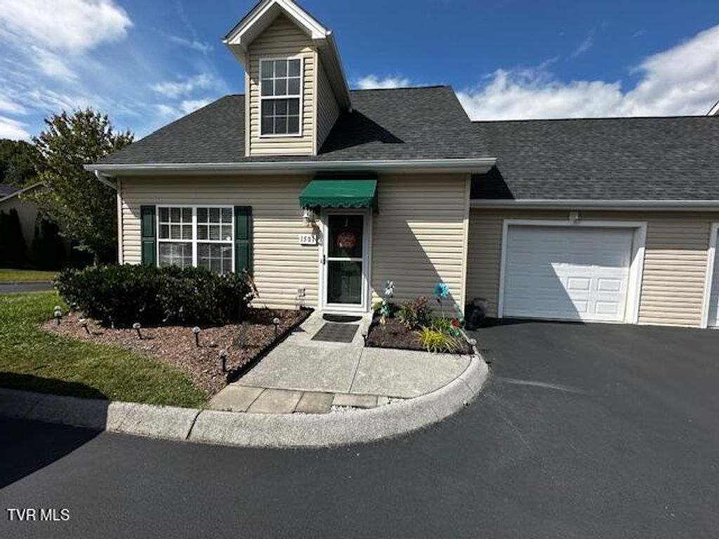 Photo of 1501 Kensington Place #1501, Johnson City, TN 37615 (MLS # 9985979)