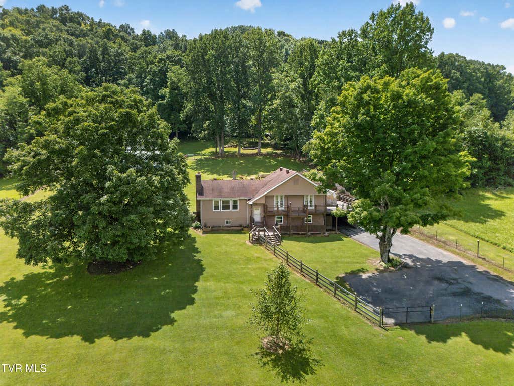 Photo of 13422 Countiss Road, Abingdon, VA 24210 (MLS # 9999329)