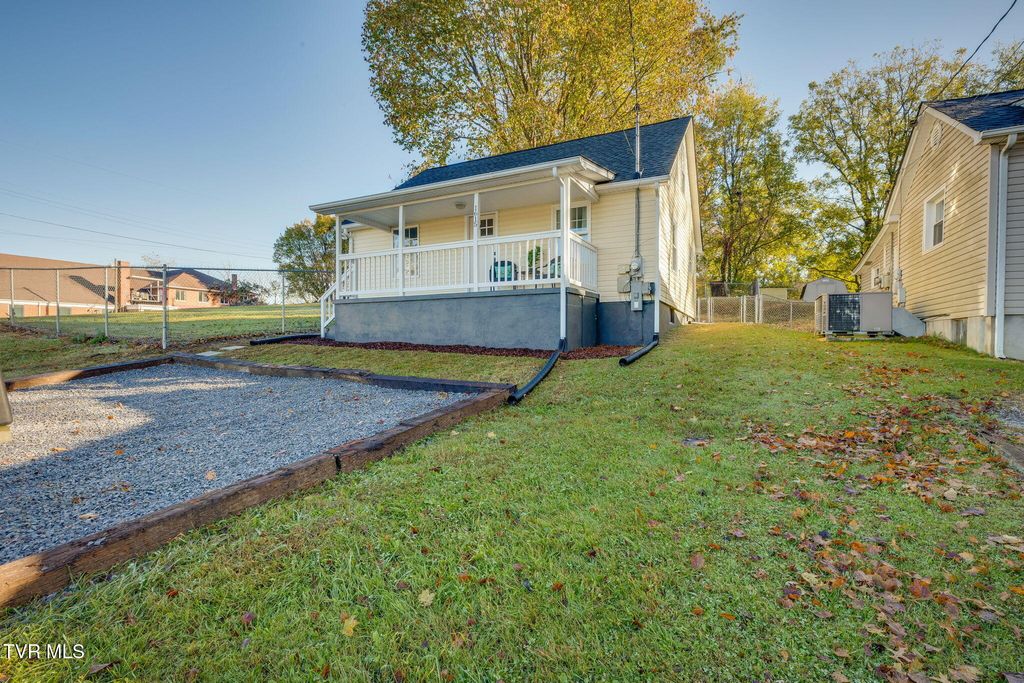 Photo of 1615 Maryland Avenue, Bristol, TN 37620 (MLS # 9987487)