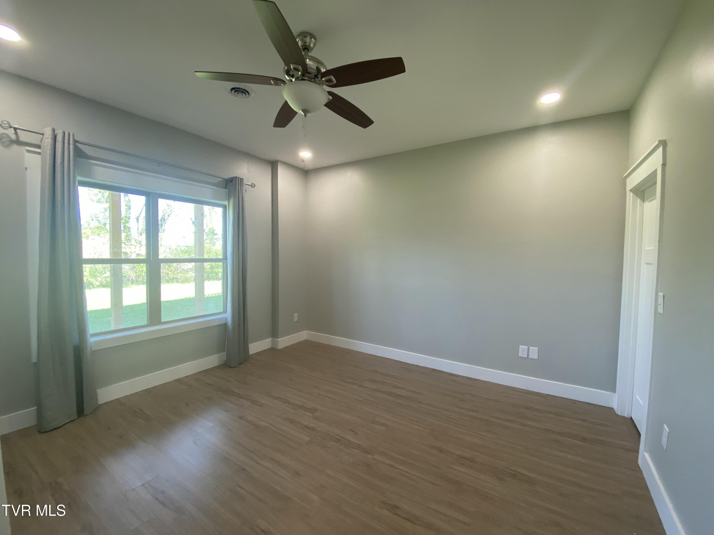 2410 Textile Street, Johnson City, Tennessee image 23