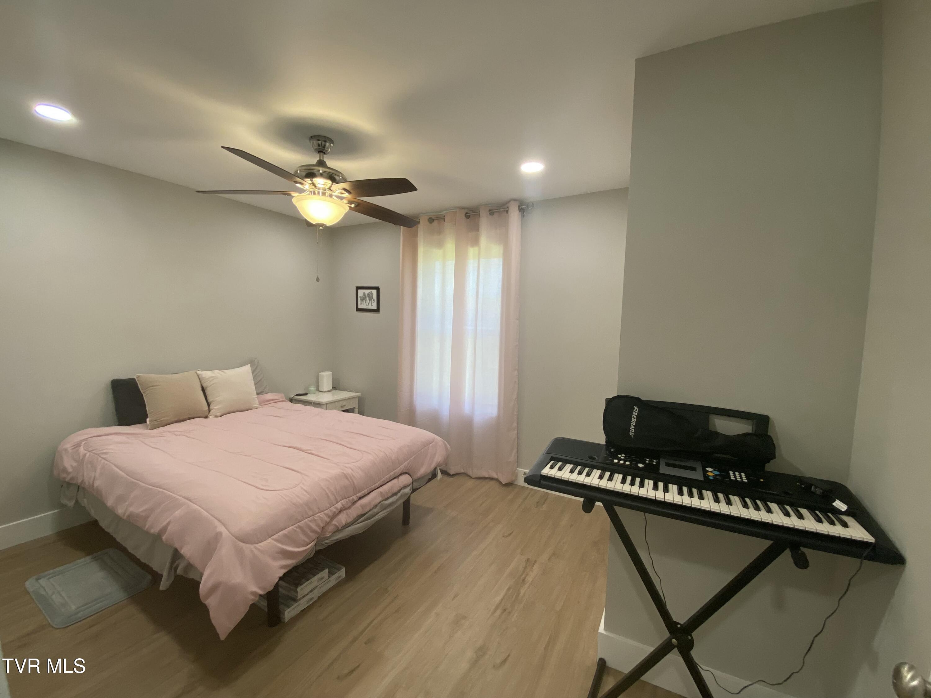 2410 Textile Street, Johnson City, Tennessee image 11
