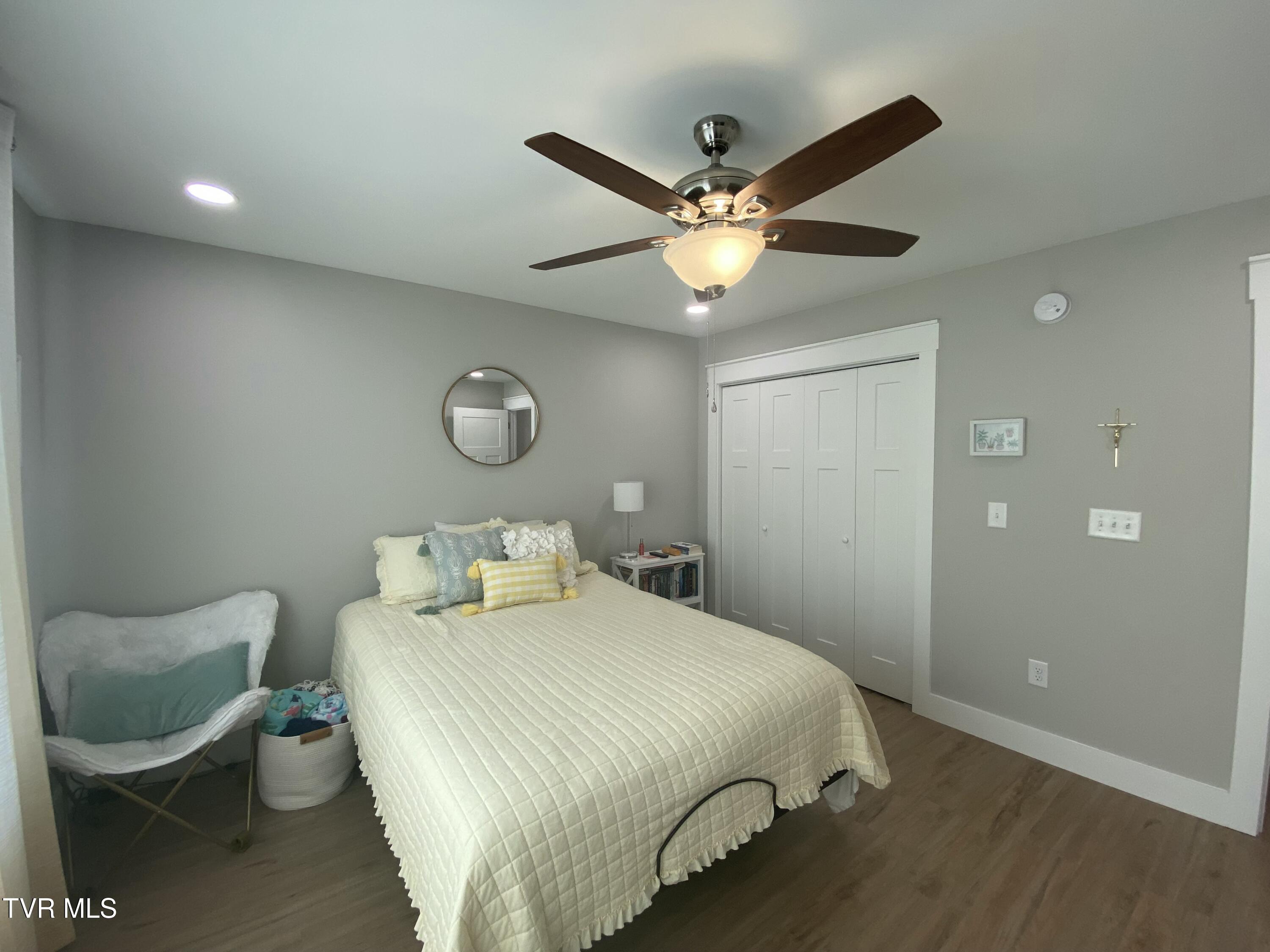 2410 Textile Street, Johnson City, Tennessee image 10