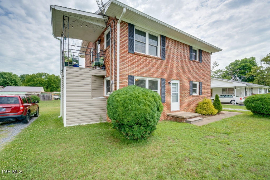 Photo of 615 Bravo Street, Elizabethton, TN 37643 (MLS # 9997080)