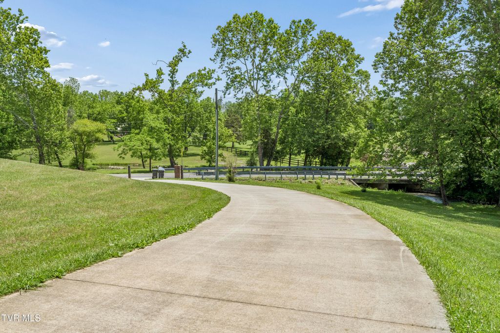 Photo of 108 Trammell Road, Bristol, TN 37620 (MLS # 9996113)