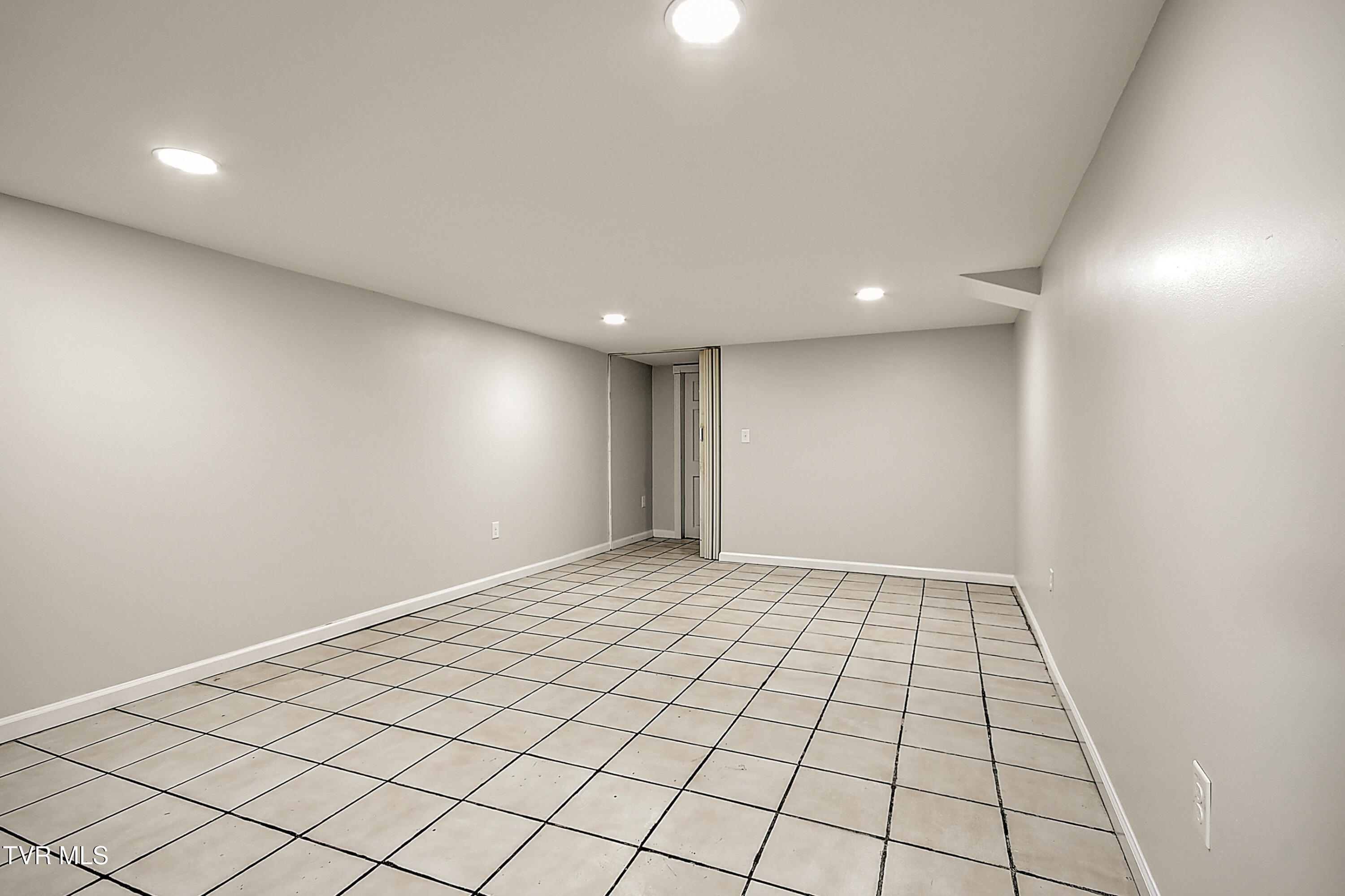 3521 Fort Henry Drive, Kingsport, Tennessee image 32