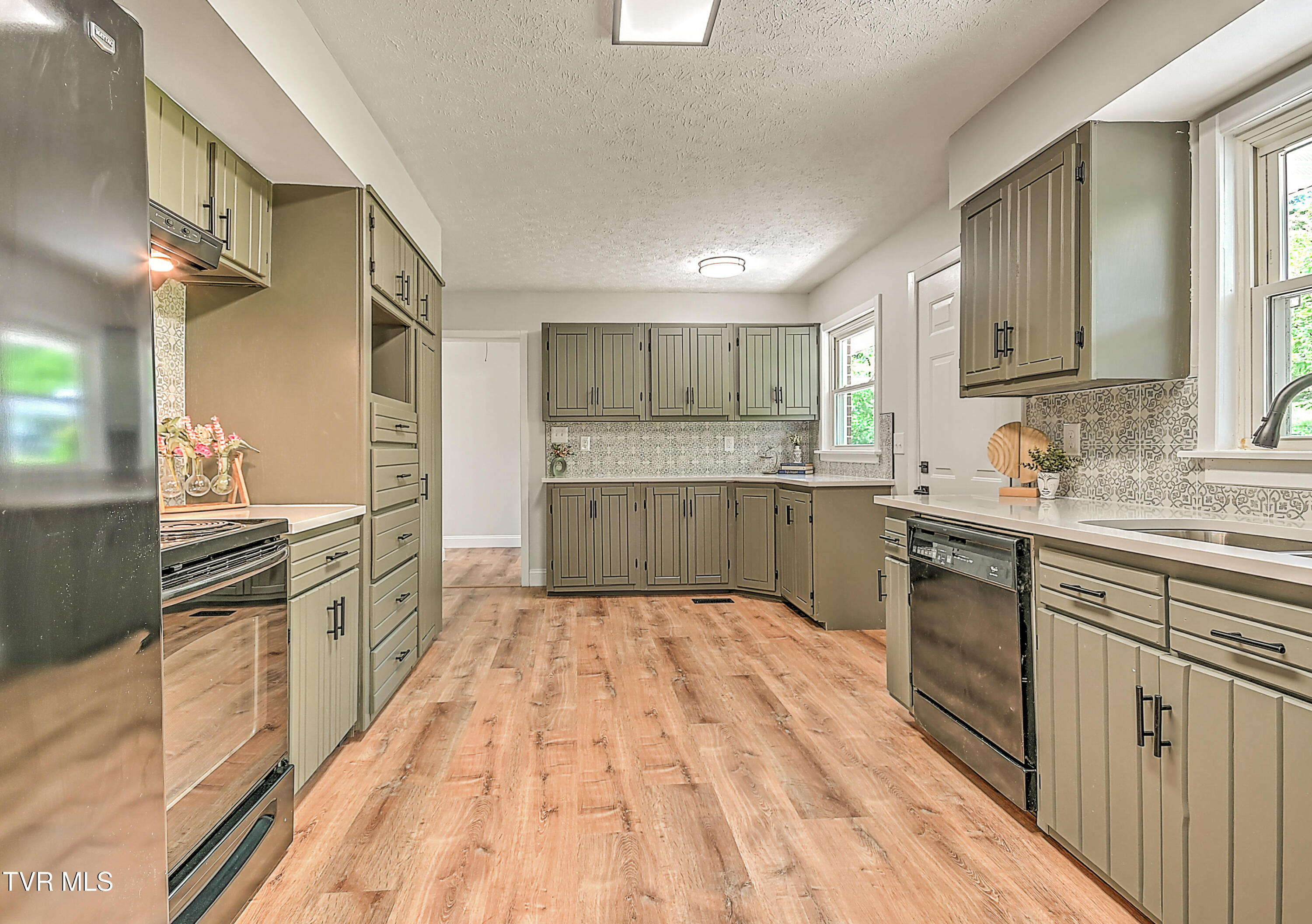 3521 Fort Henry Drive, Kingsport, Tennessee image 16