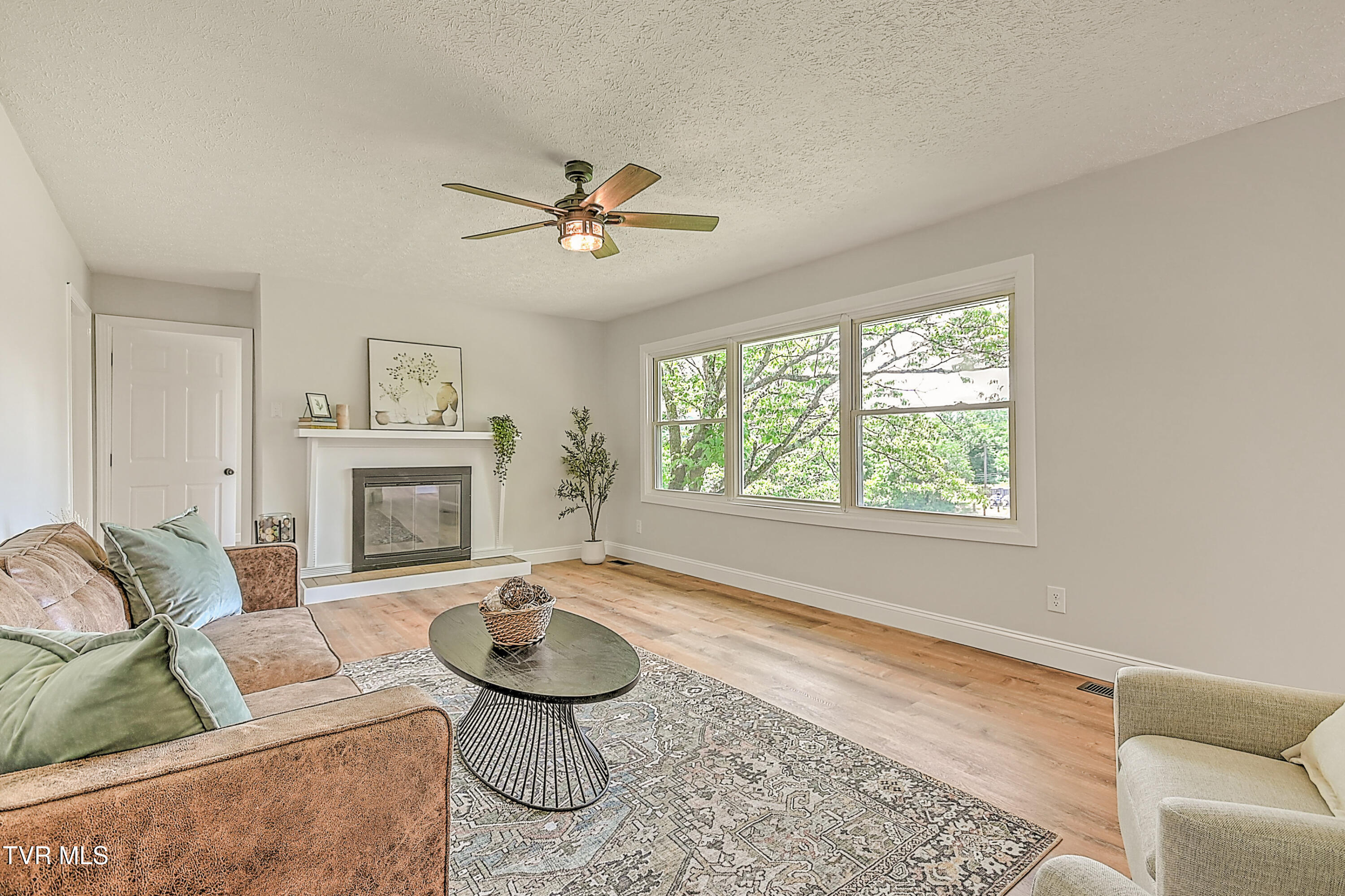 3521 Fort Henry Drive, Kingsport, Tennessee image 8