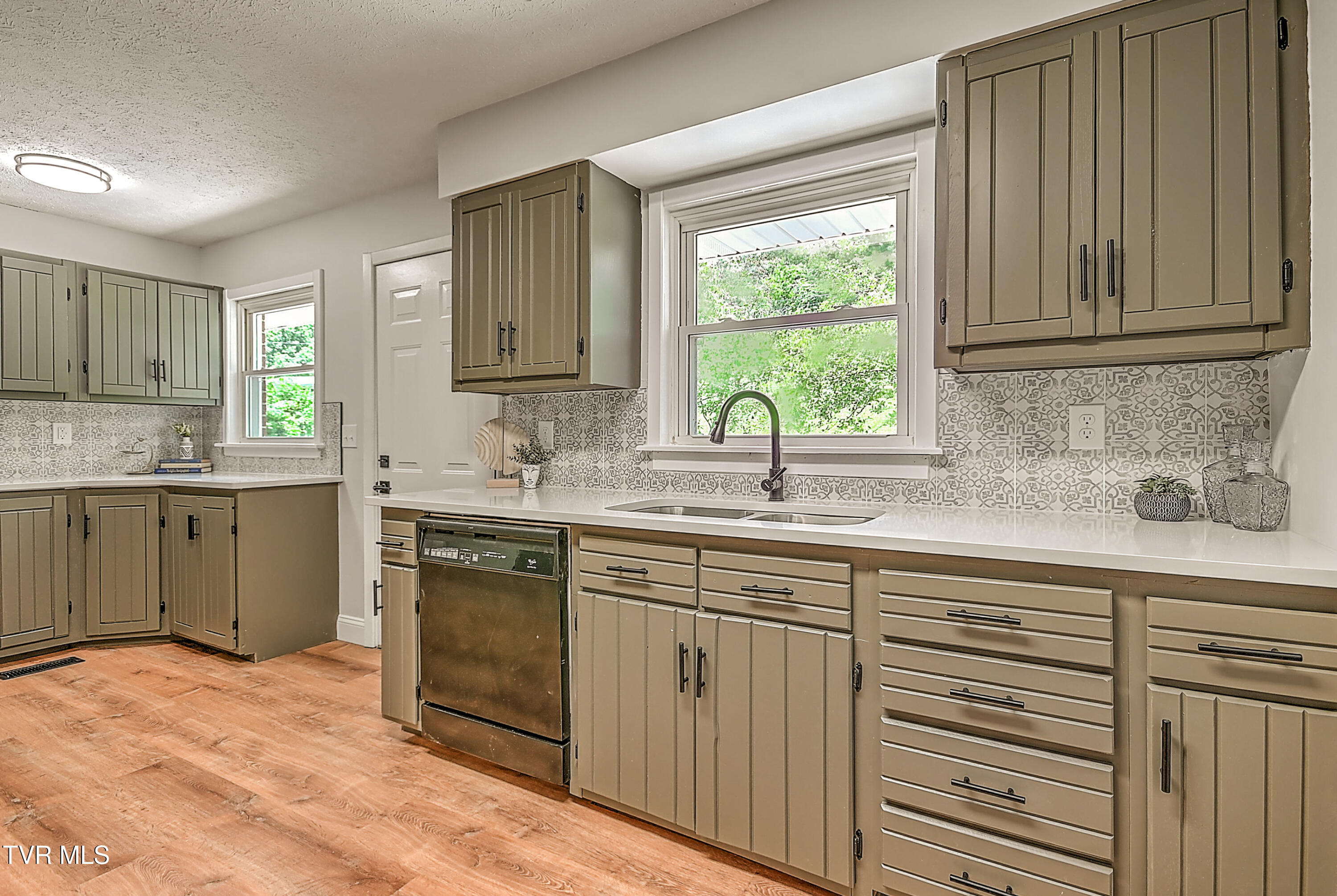 3521 Fort Henry Drive, Kingsport, Tennessee image 19