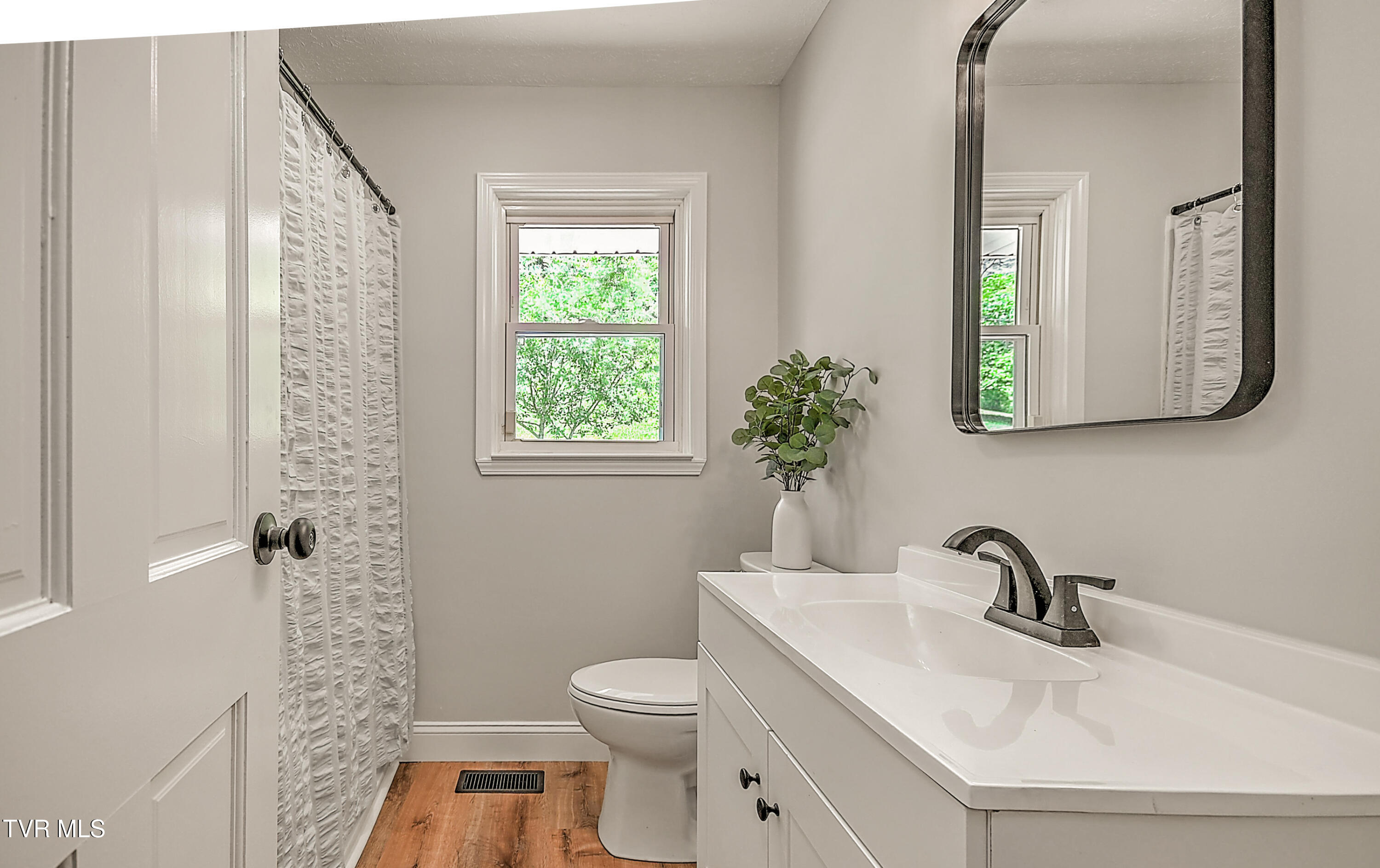 3521 Fort Henry Drive, Kingsport, Tennessee image 23